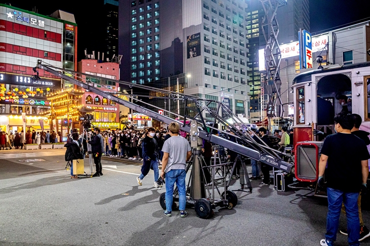 14면-14-2-더 킹 영원의 군주 촬영현장-사진제공부산영상위원회